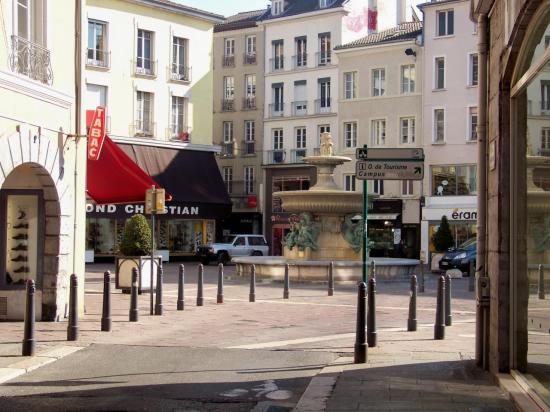 07ArrivéePlaceGrenetteDeLaRueMontorge